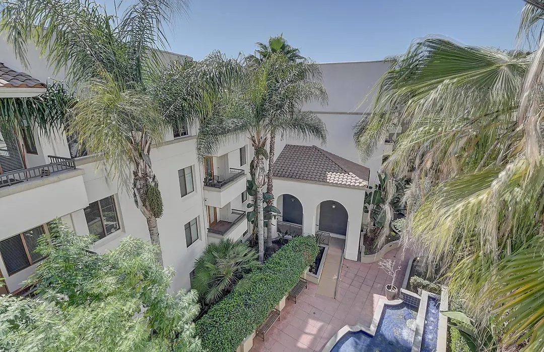 Penthouse One Bedroom Garden View Condo By Ucla-1